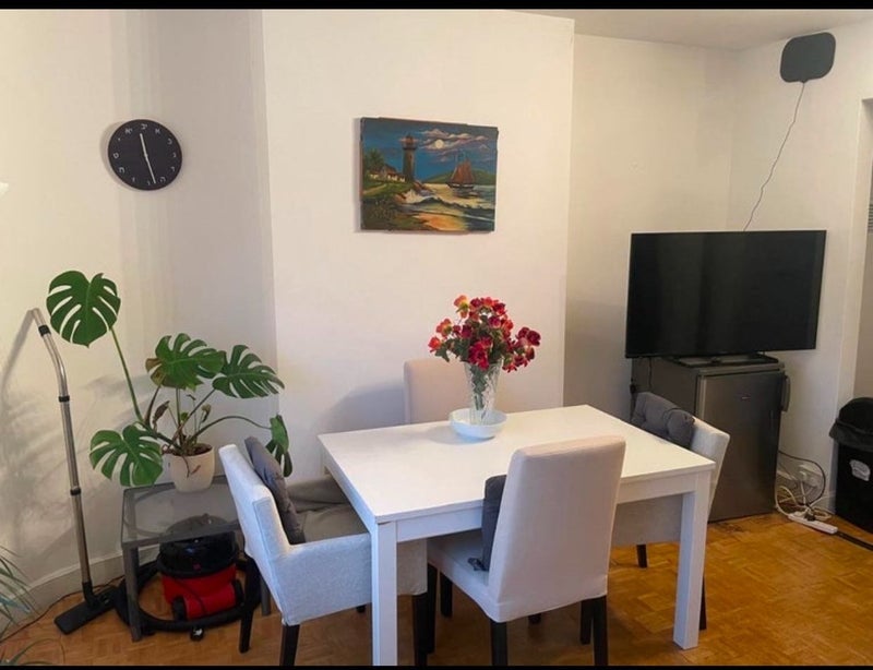 Room Cazenove Road in Greater London