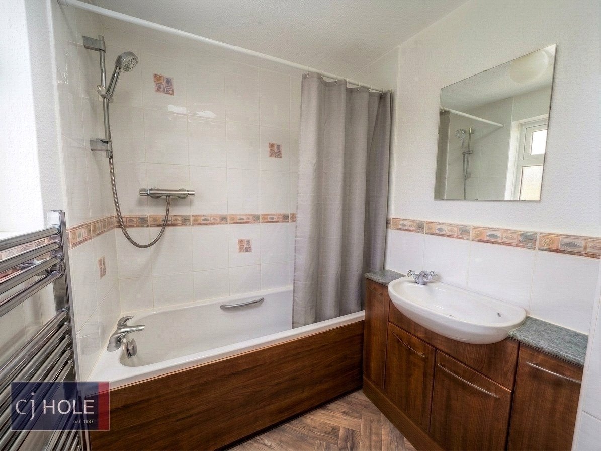 Flat Westacre Close in Bristol