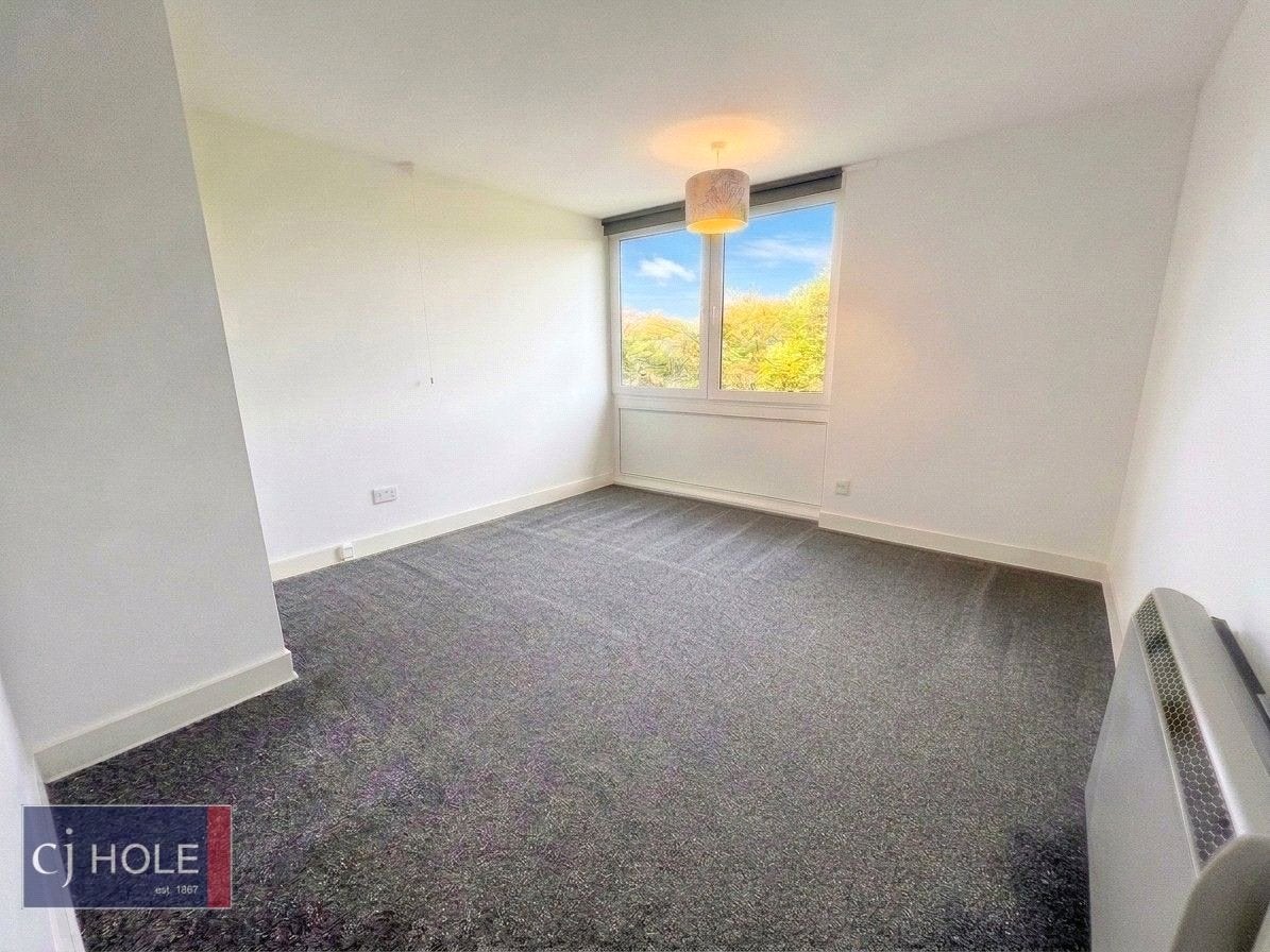 Flat Westacre Close in Bristol