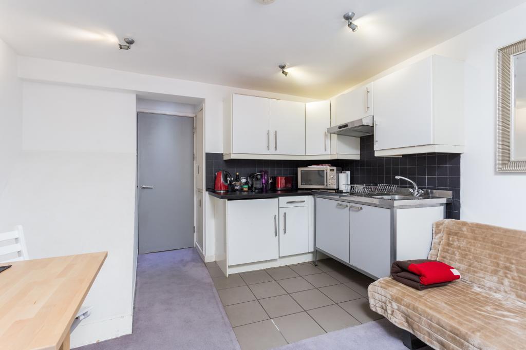 Flat Upper Street in Greater London