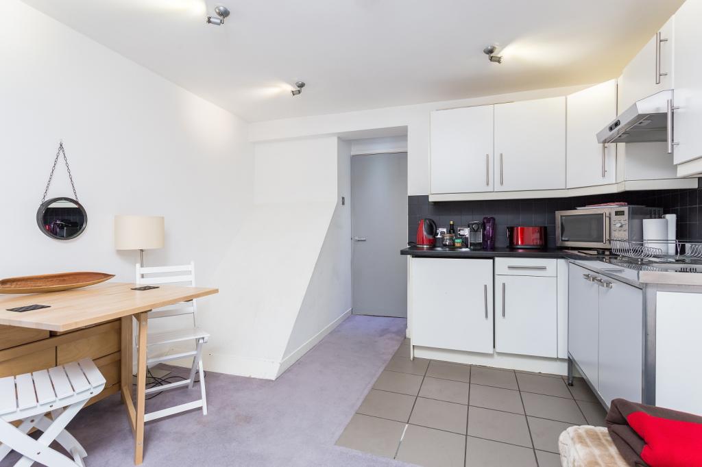 Flat Upper Street in Greater London
