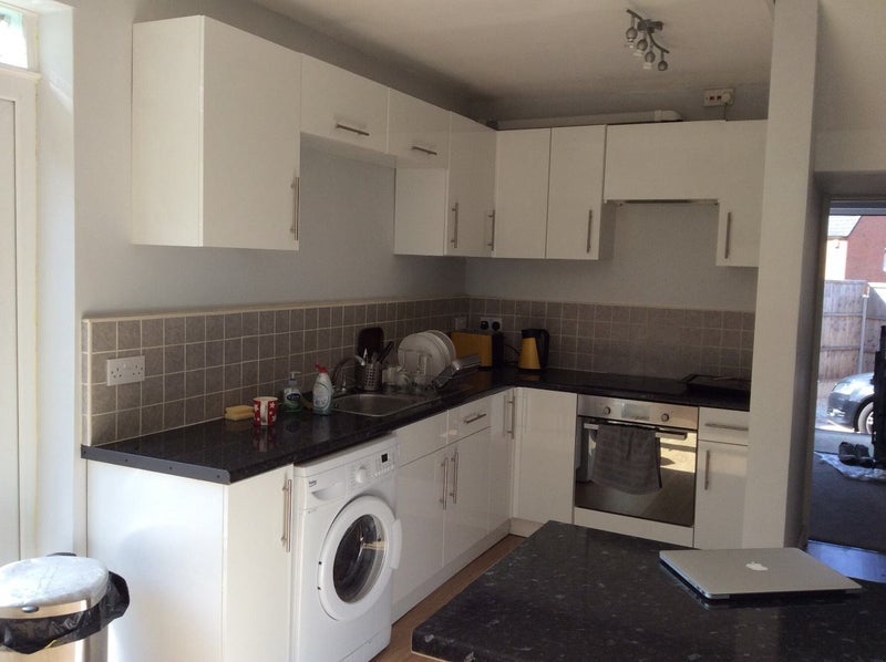 Room Hermitage Road in Metropolitan Borough of Solihull