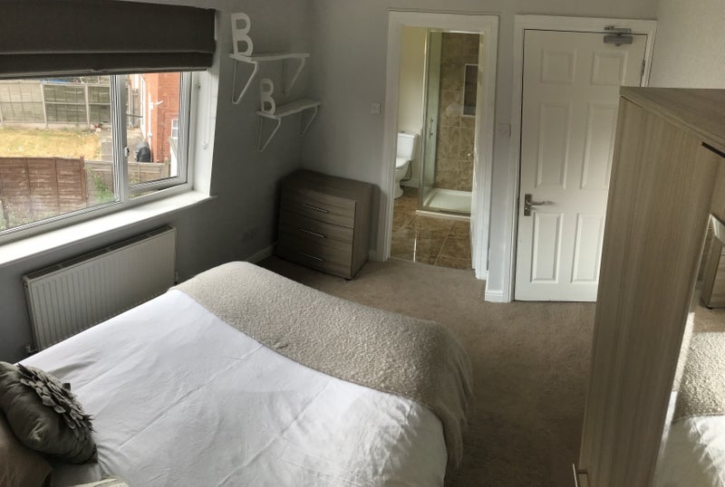 Room Hermitage Road in Metropolitan Borough of Solihull