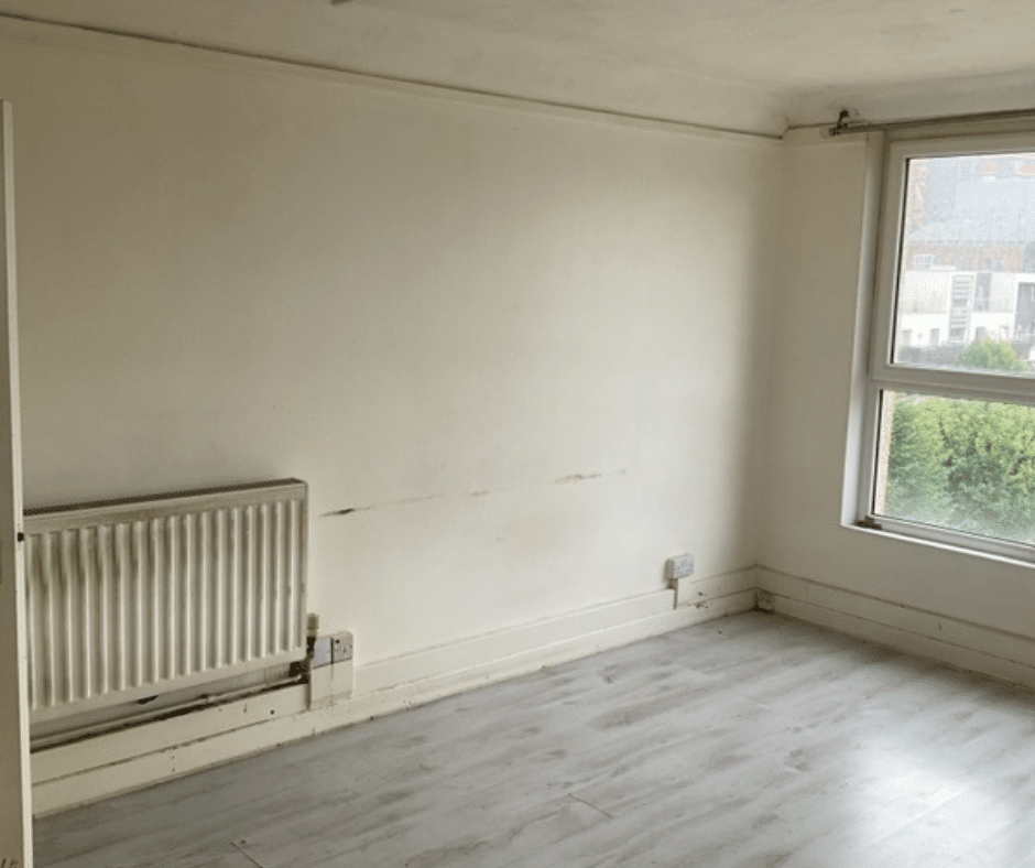 Room Tiller Road in Greater London