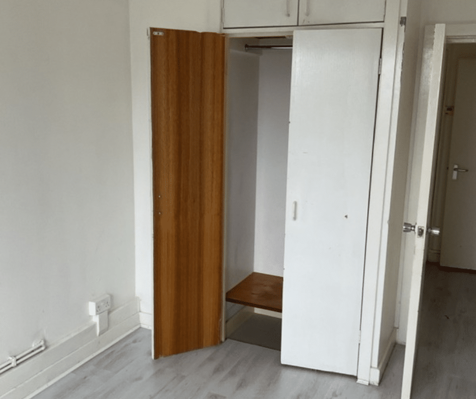 Room Tiller Road in Greater London