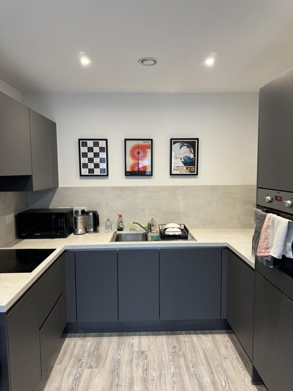 Room Thunderer Street in Greater London