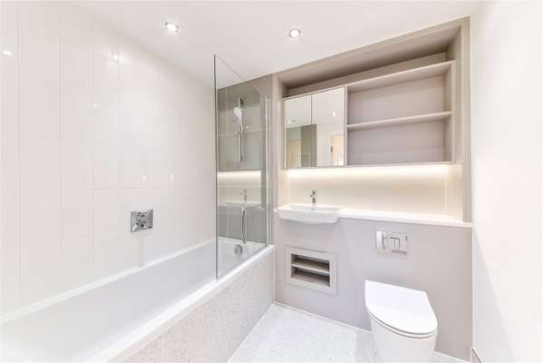 Flat Grant Road in Greater London