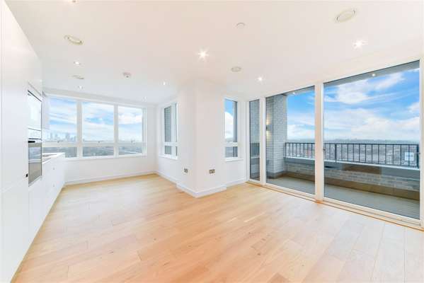 Flat Grant Road in Greater London