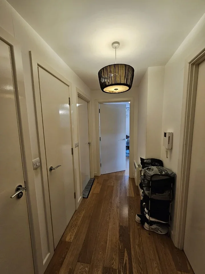 Room Caroline Street in Greater London