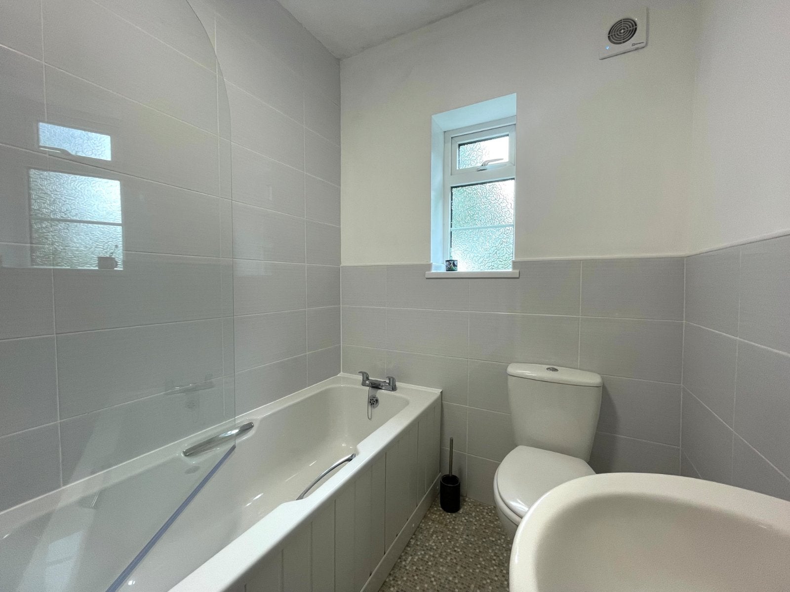 Flat New Adel Lane in Leeds