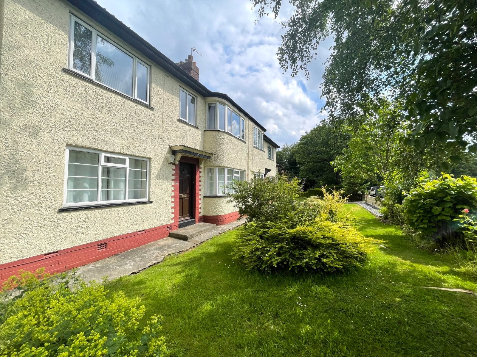 Flat New Adel Lane in Leeds