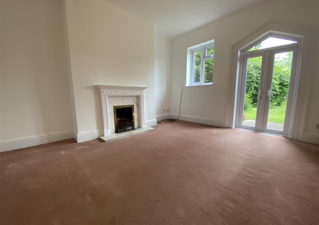 Flat Newbridge Crescent in Wolverhampton