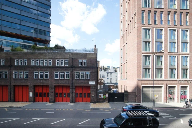Flat Gunthorpe Street in Greater London