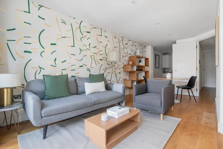 Flat Gunthorpe Street in Greater London