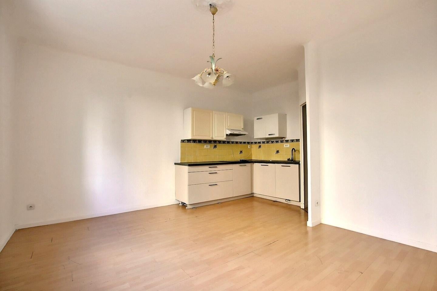 Flat Rue du Rempart in Marseille