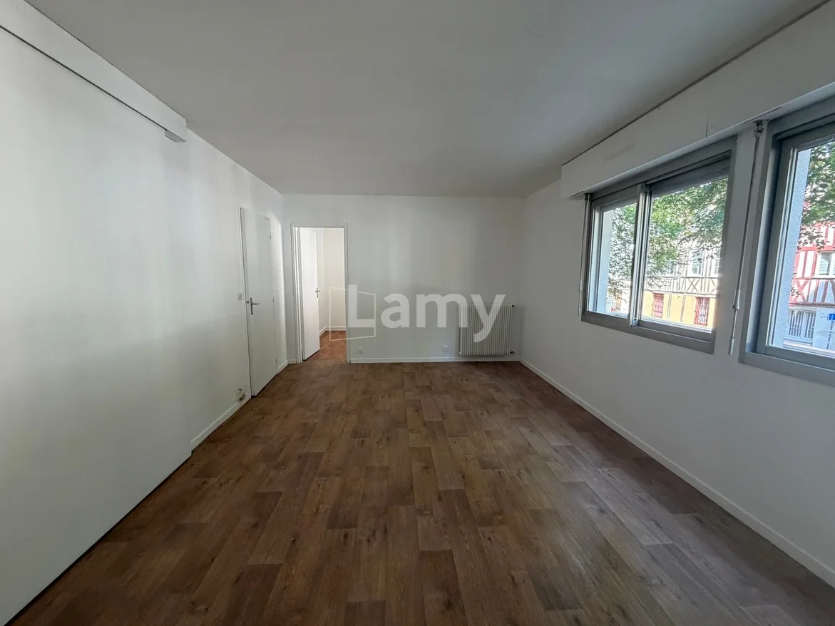 Flat Rue Orbe in Rouen