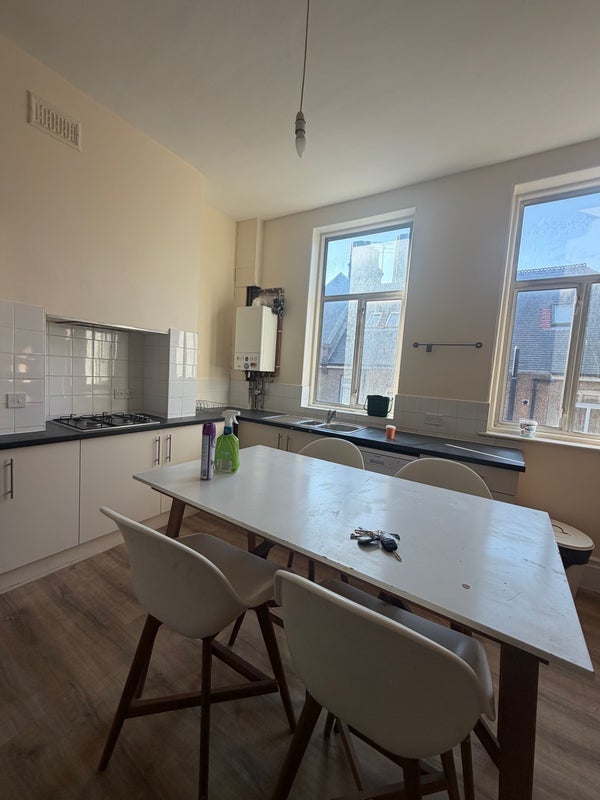 Room Trafalgar Road in Greater London