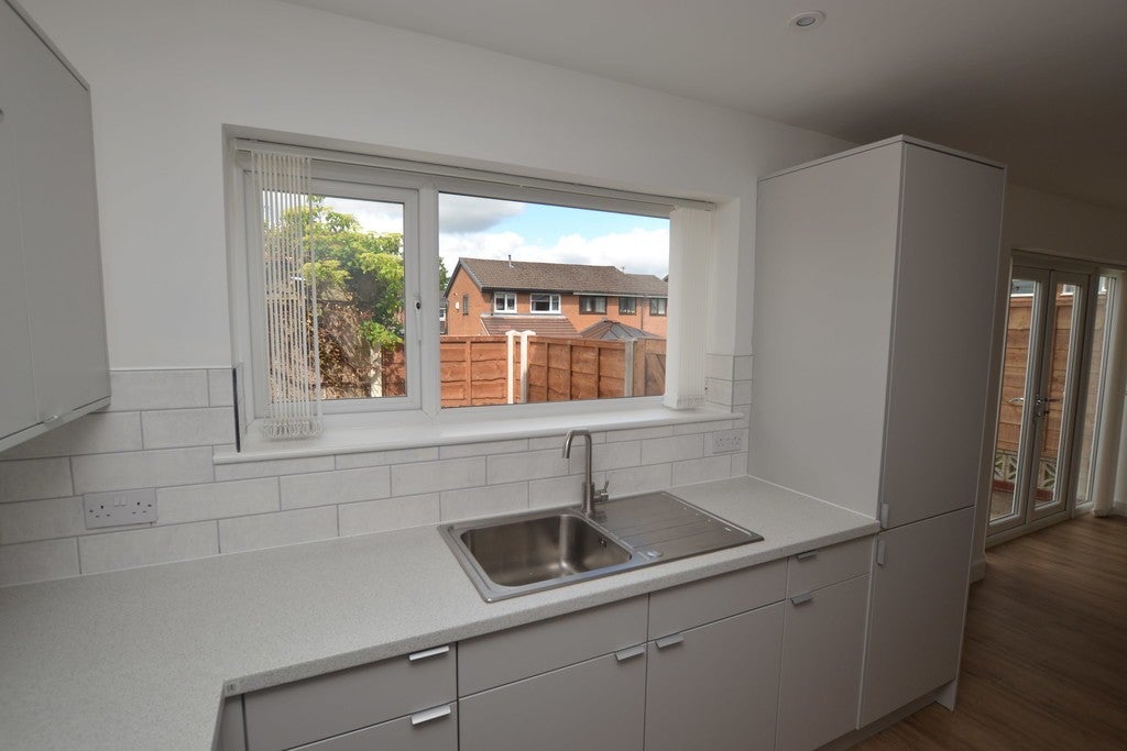 Flat Devon Close in Bolton