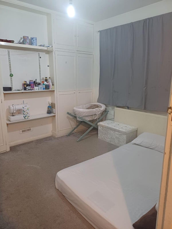 Room Tyrone Road in Greater London