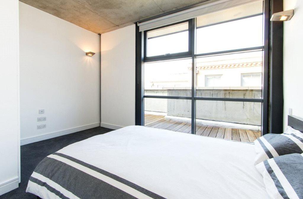 Flat New Inn Broadway in Greater London