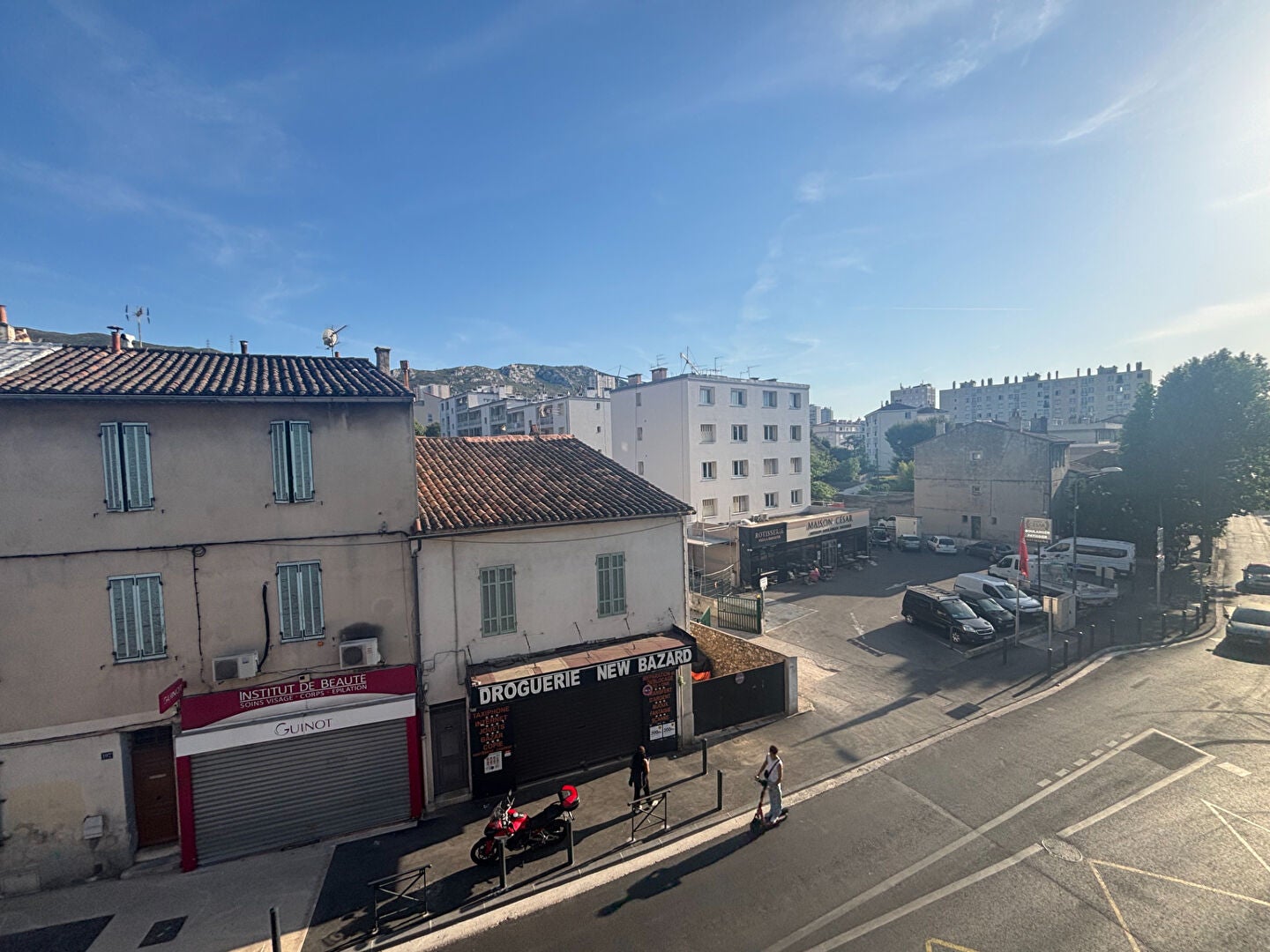 Flat Boulevard de Saint-Marcel in Marseille
