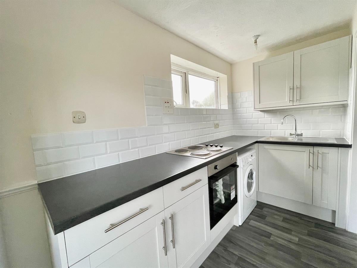 Flat Bursledon Road in Southampton