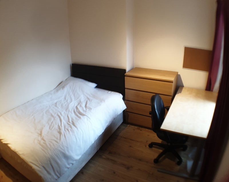 Room Albany Road in Coventry