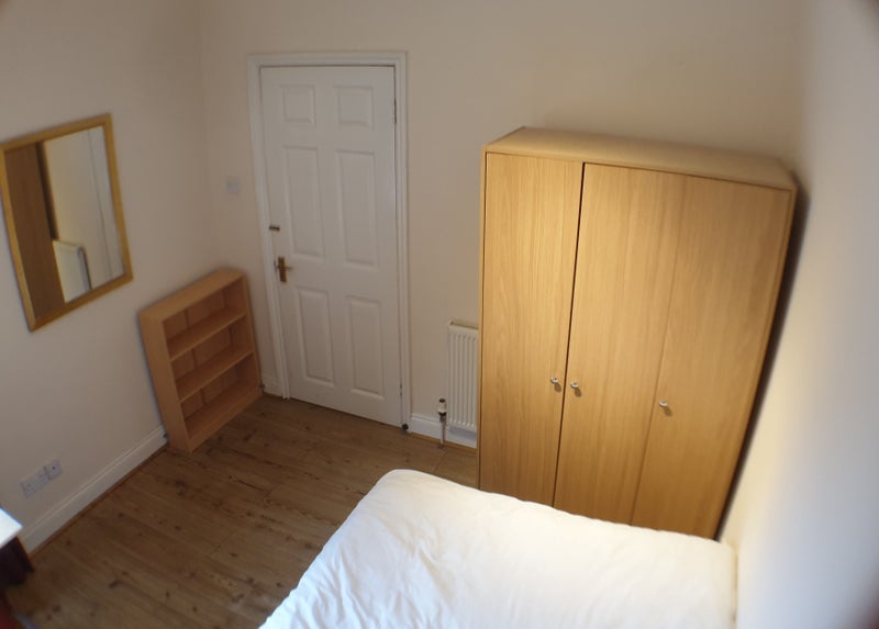 Room Albany Road in Coventry