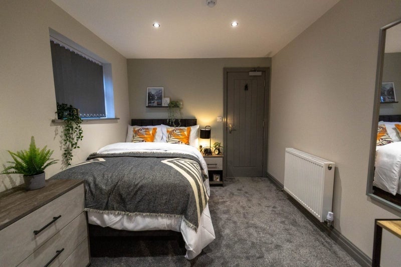 Room Poolstock Lane in Wigan