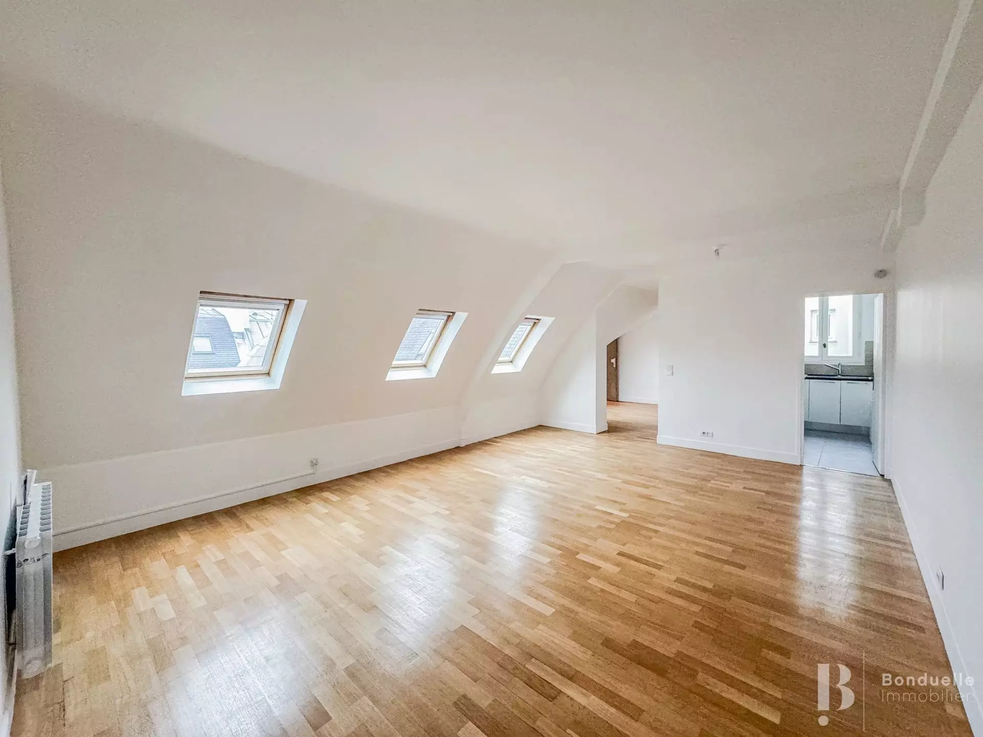 Flat Rue La Boétie in Paris