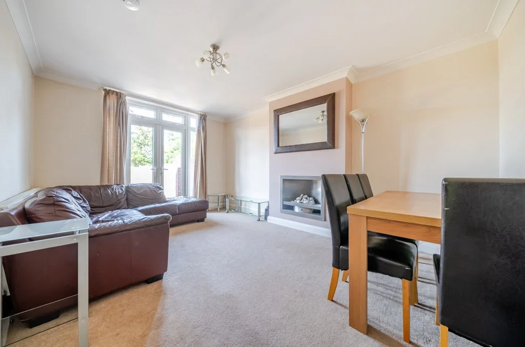 House Hurst Road in Greater London