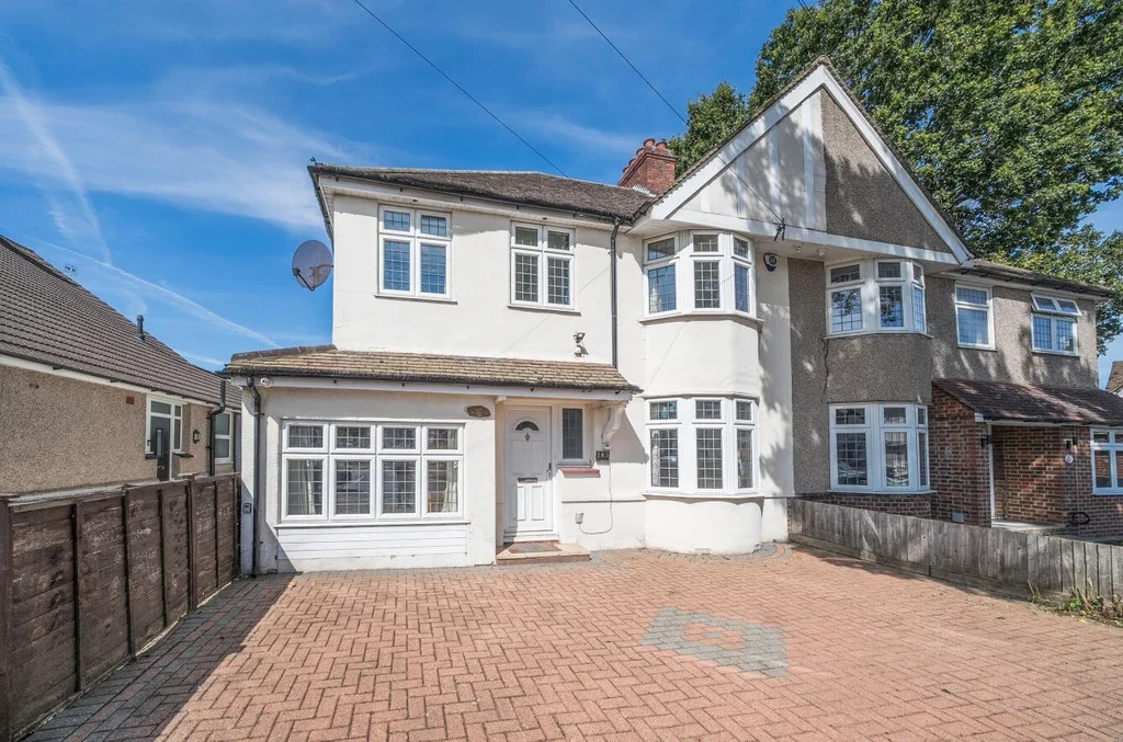 House Hurst Road in Greater London
