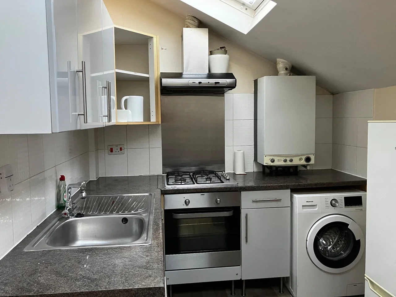 Flat Garratt Terrace in Greater London