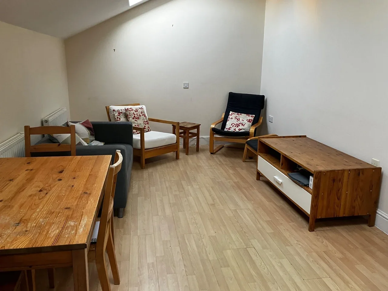Flat Garratt Terrace in Greater London
