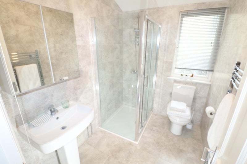 Room Admaston Road in Greater London