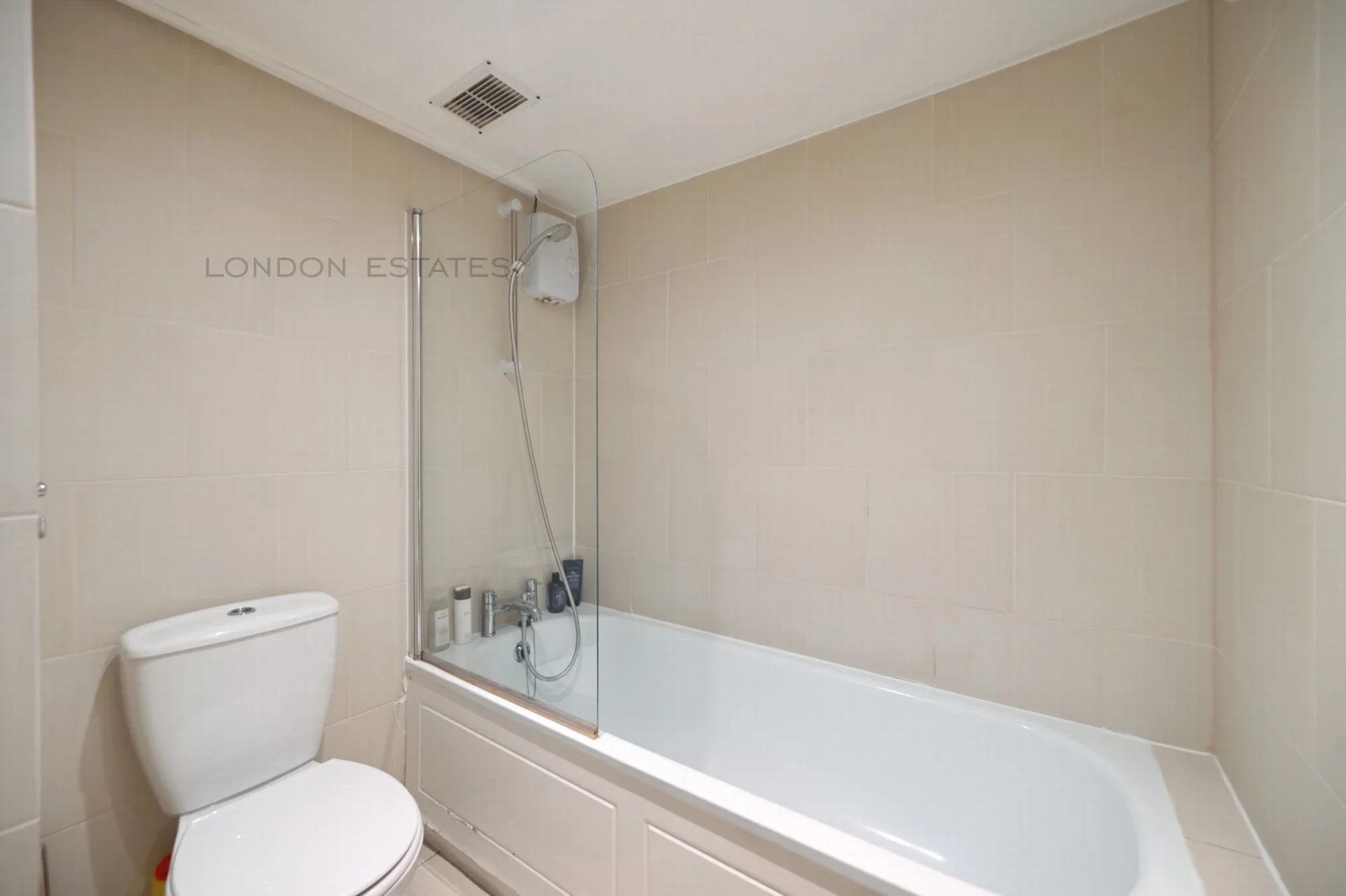 Flat Linden Gardens in Greater London
