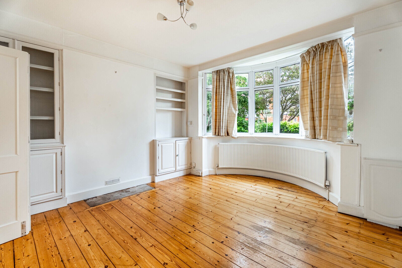House Flora Grove in St Albans