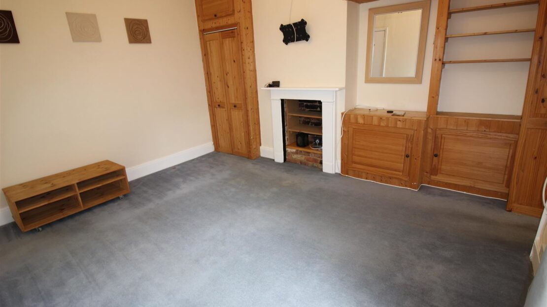 Flat Hillingdon Road in Greater London