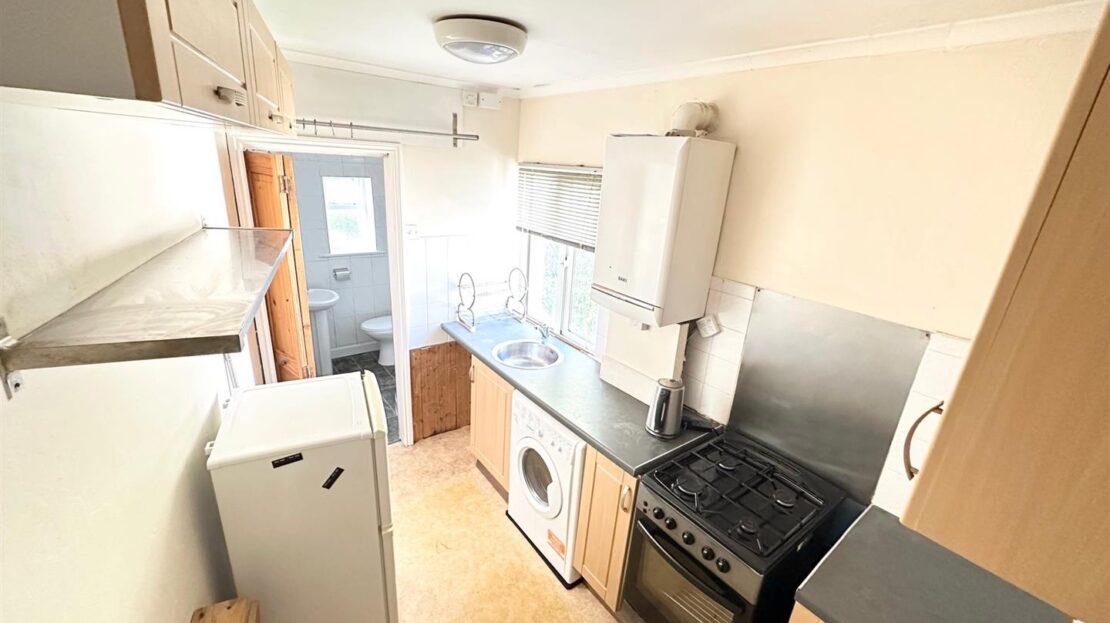 Flat Hillingdon Road in Greater London