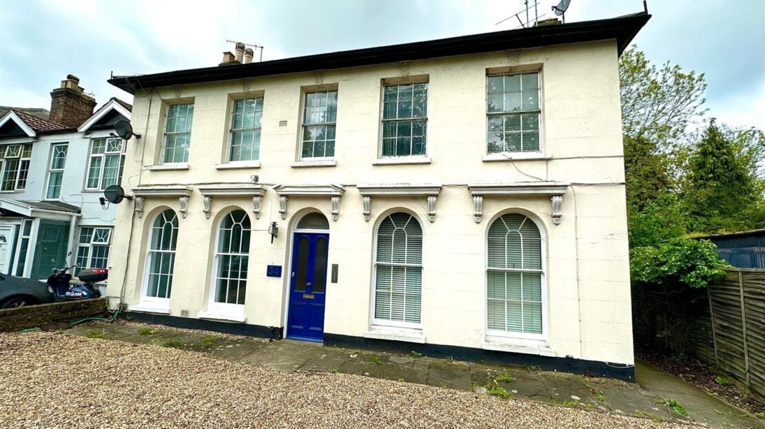 Flat Hillingdon Road in Greater London