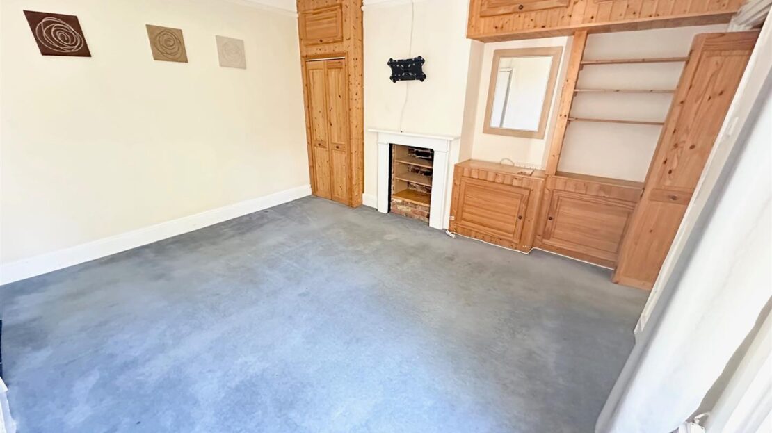 Flat Hillingdon Road in Greater London