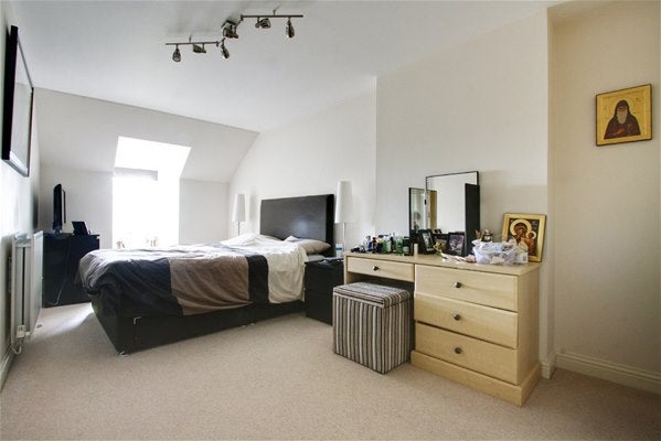 Flat Buttery Mews in Greater London