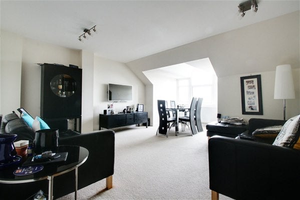 Flat Buttery Mews in Greater London