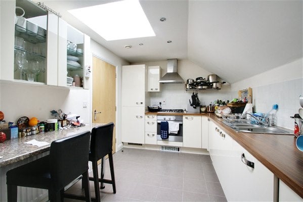 Flat Buttery Mews in Greater London