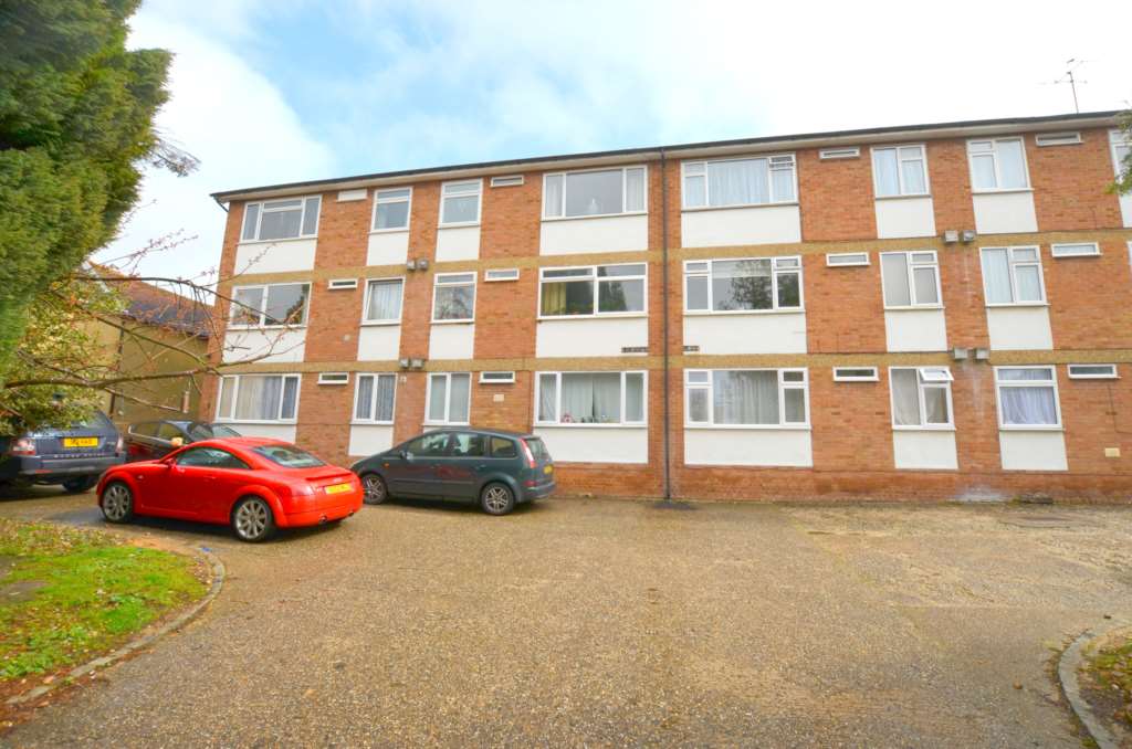 Flat Gordon Road in Chesham