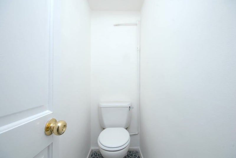 Room Compton Close in Greater London