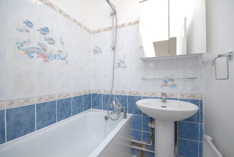 Room Compton Close in Greater London