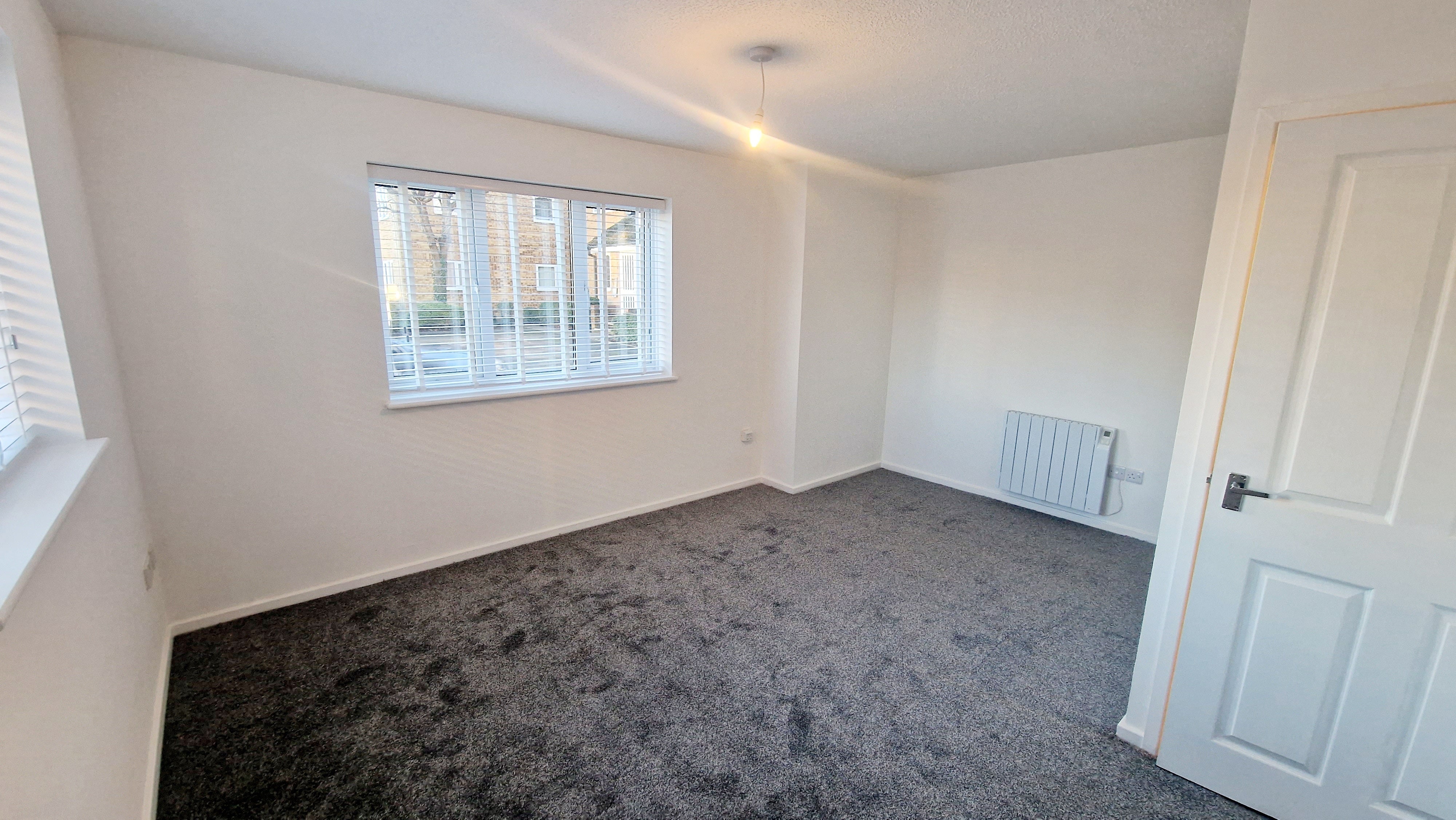 Flat Flamborough Close in Peterborough