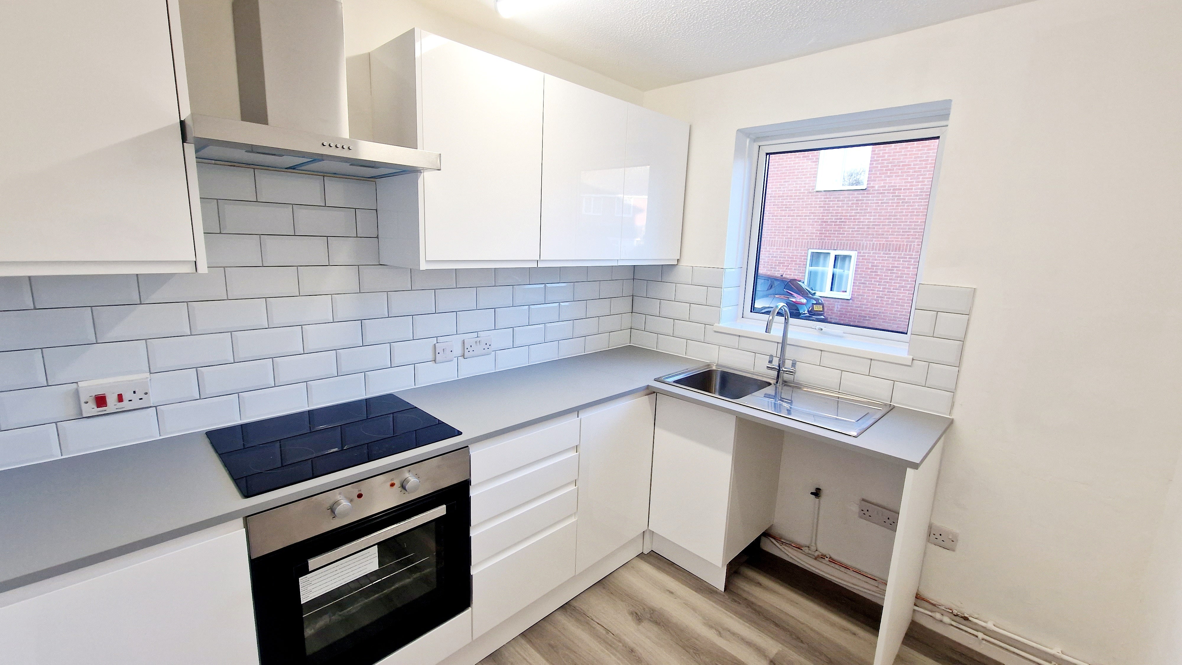 Flat Flamborough Close in Peterborough