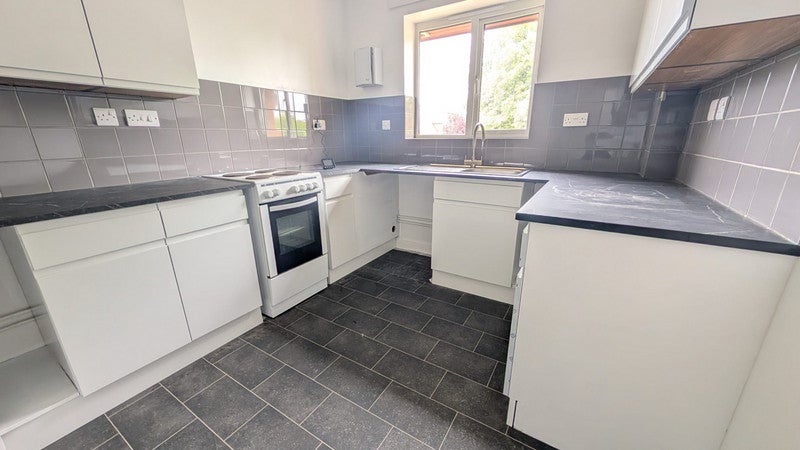 Flat Chesswood Road in Worthing